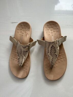 Vionic Snake-Print Thong Sandals in Tan